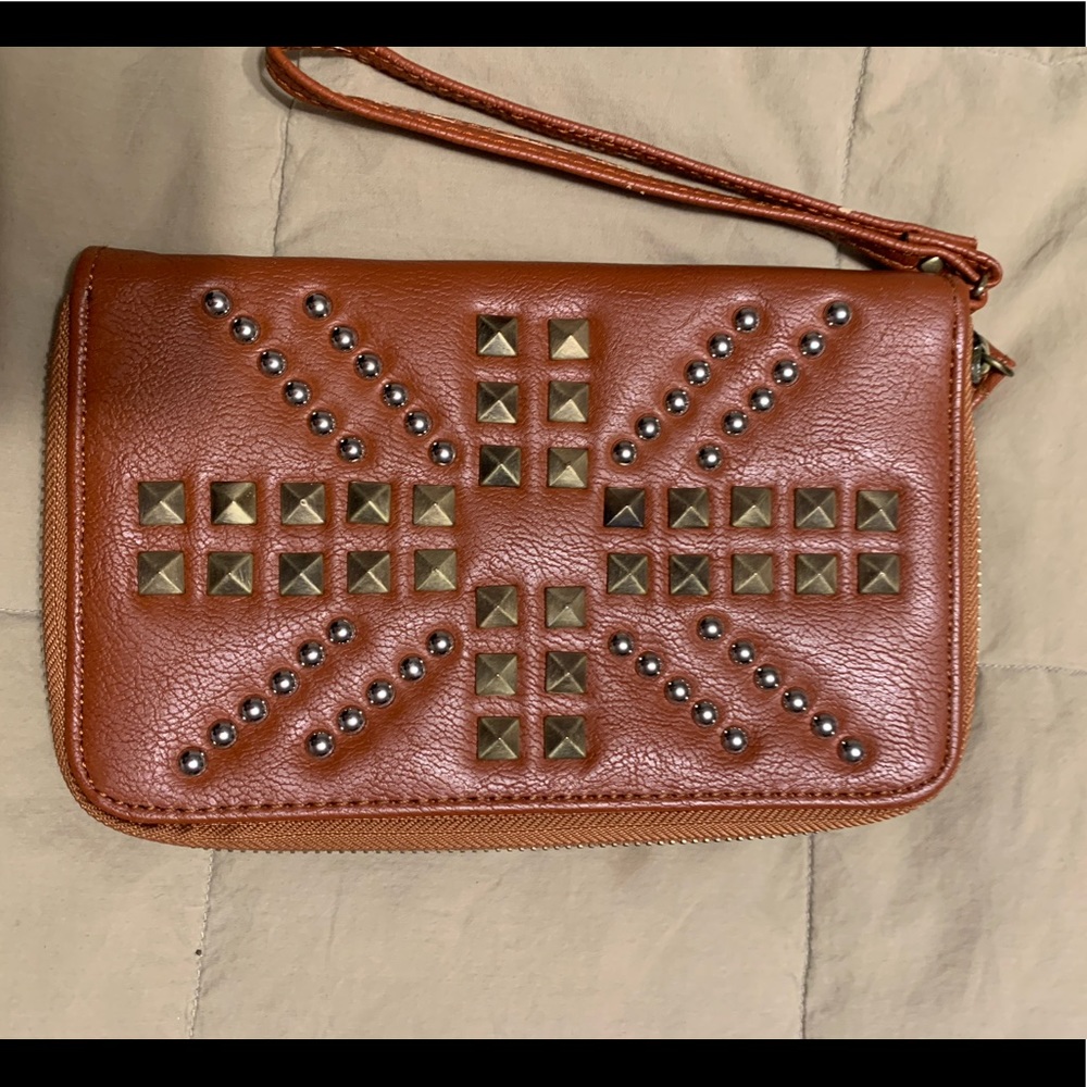 Twiggy London Union Jack caramel colored full zip 9 slot/plus ID slot wallet